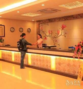 Yangshuo Hua Xiang Man Ting West Street Hotel מראה חיצוני תמונה